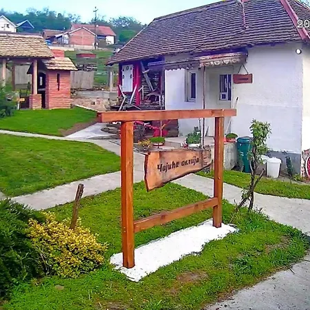 Cajica Avlija Case de vacanță *